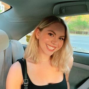 Meet your Posher, Caroline